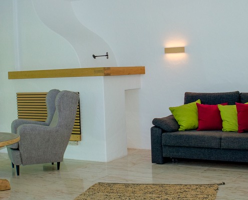 Wohnzimmer Ferienwohnung Kreuzeck Das Wohnzimmer unserer Ferienwohnung "Kreuzeck" im Ferienhaus Wetterstein im wunderschönen Grainau direkt an der Zugspitze